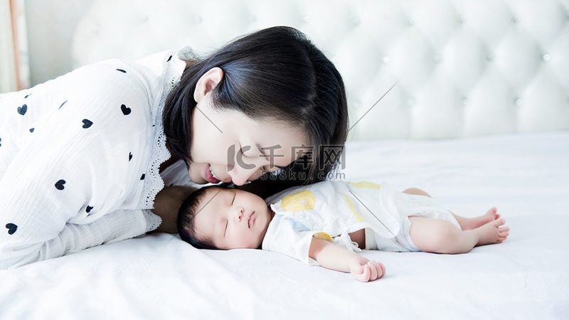 产后满月发汗：新手妈妈在家如何正确操作